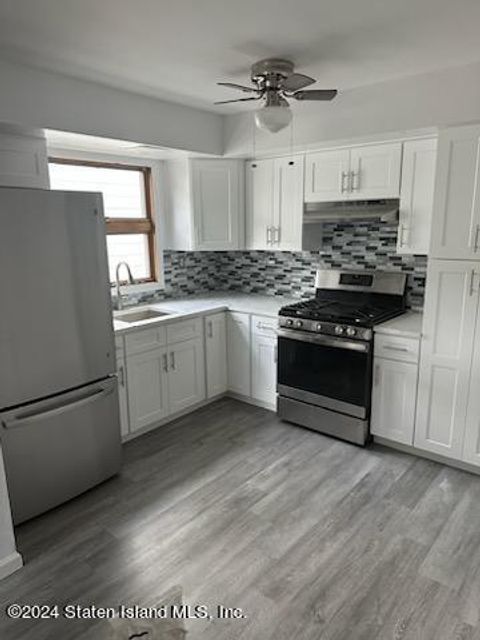 Photo of 11 Marvin Road, Staten Island, NY 10309 (MLS # 2405467)