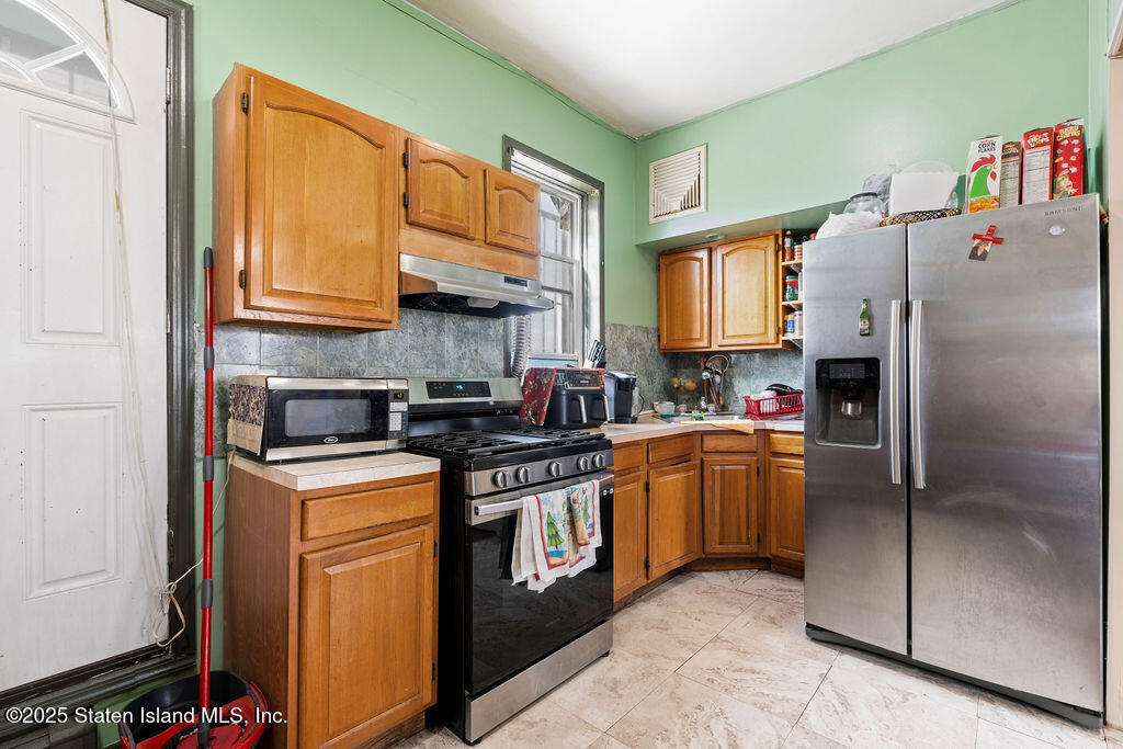 111 Chestnut Avenue, Staten Island, New York image 5