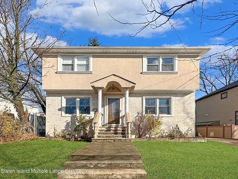 Photo of 15 Buel Avenue, Staten Island, NY 10304 (MLS # 1165805)