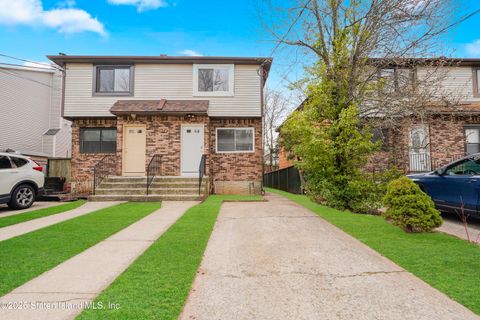 Photo of 626 Ramona Avenue, Staten Island, NY 10309 (MLS # 2501616)