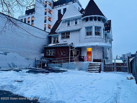 Photo of 61 Central Avenue, Staten Island, NY 10301 (MLS # 2500474)