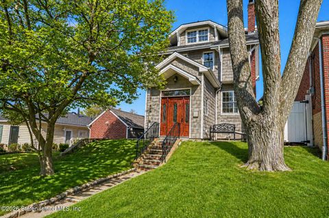 Photo of 66 Holly Street, Staten Island, NY 10304 (MLS # 2602289)