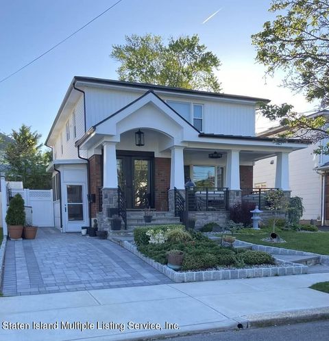 Photo of 61 Kelvin Avenue, Staten Island, NY 10306 (MLS # 2400799)