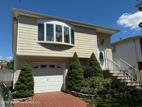 Photo of 23 Sharon Lane, Staten Island, NY 10309 (MLS # 2505101)