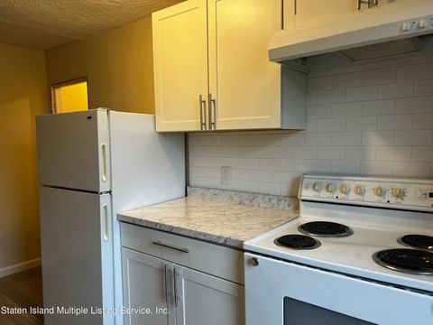 Photo of 58 Roe Street #2, Staten Island, NY 10310 (MLS # 1161690)