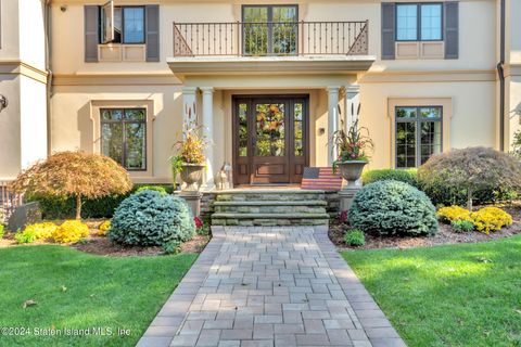 Photo of 151 Bertha Place, Staten Island, NY 10301 (MLS # 2402319)