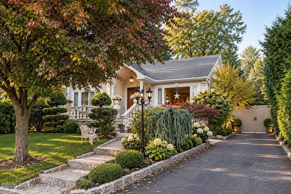 Photo of 107 Midland Road, Staten Island, NY 10308 (MLS # 2605693)