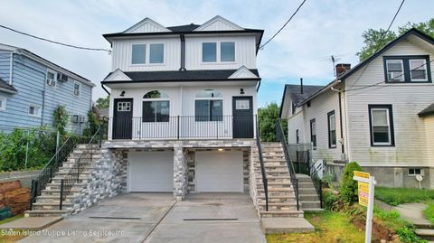 Photo of 56 Norwalk Avenue, Staten Island, NY 10314 (MLS # 1155618)