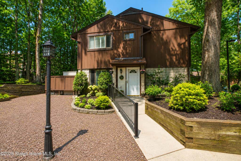 Photo of 24 Rumson Road, Staten Island, NY 10314 (MLS # 2603420)