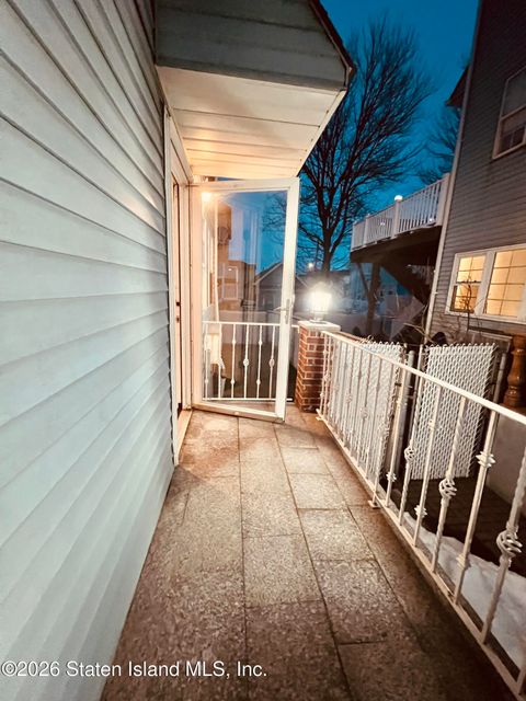 Photo of 770 Nugent Avenue, Staten Island, NY 10306 (MLS # 2601189)