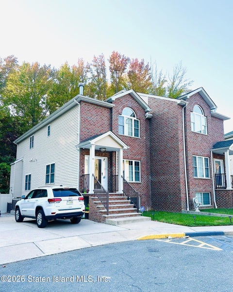 Apartment For Rent - 28 Moreno Court #SIDE APT<br/> Richmond County, Staten Island, NY 10309