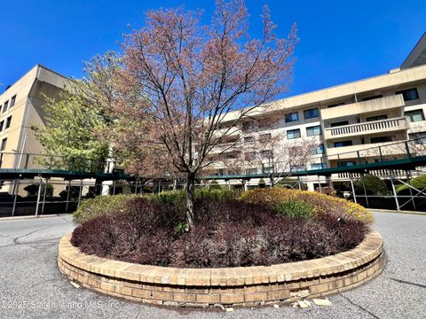 Photo of 11 Windham Loop #5kk, Staten Island, NY 10314 (MLS # 2502128)