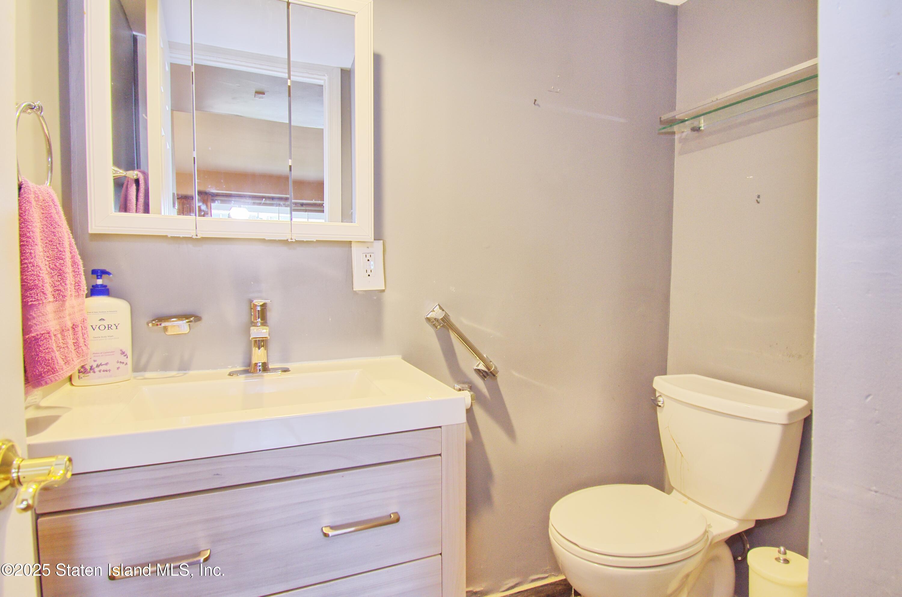 6 Jules Drive, Staten Island, New York image 11