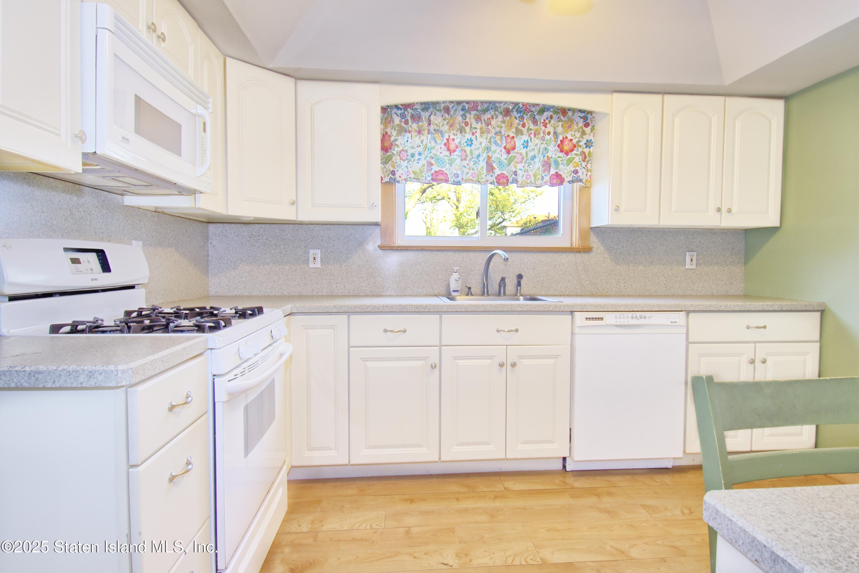 6 Jules Drive, Staten Island, New York image 8