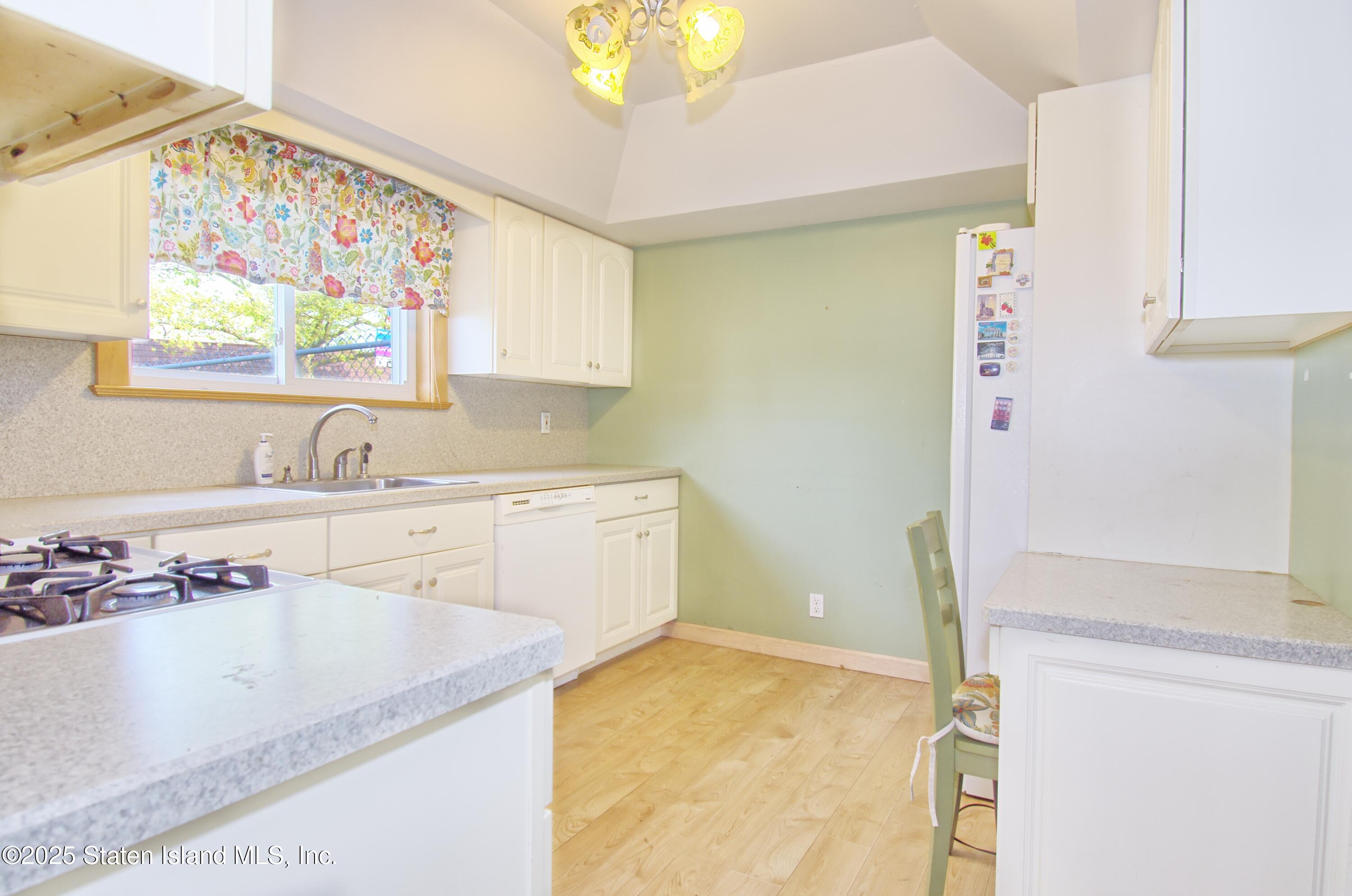 6 Jules Drive, Staten Island, New York image 10