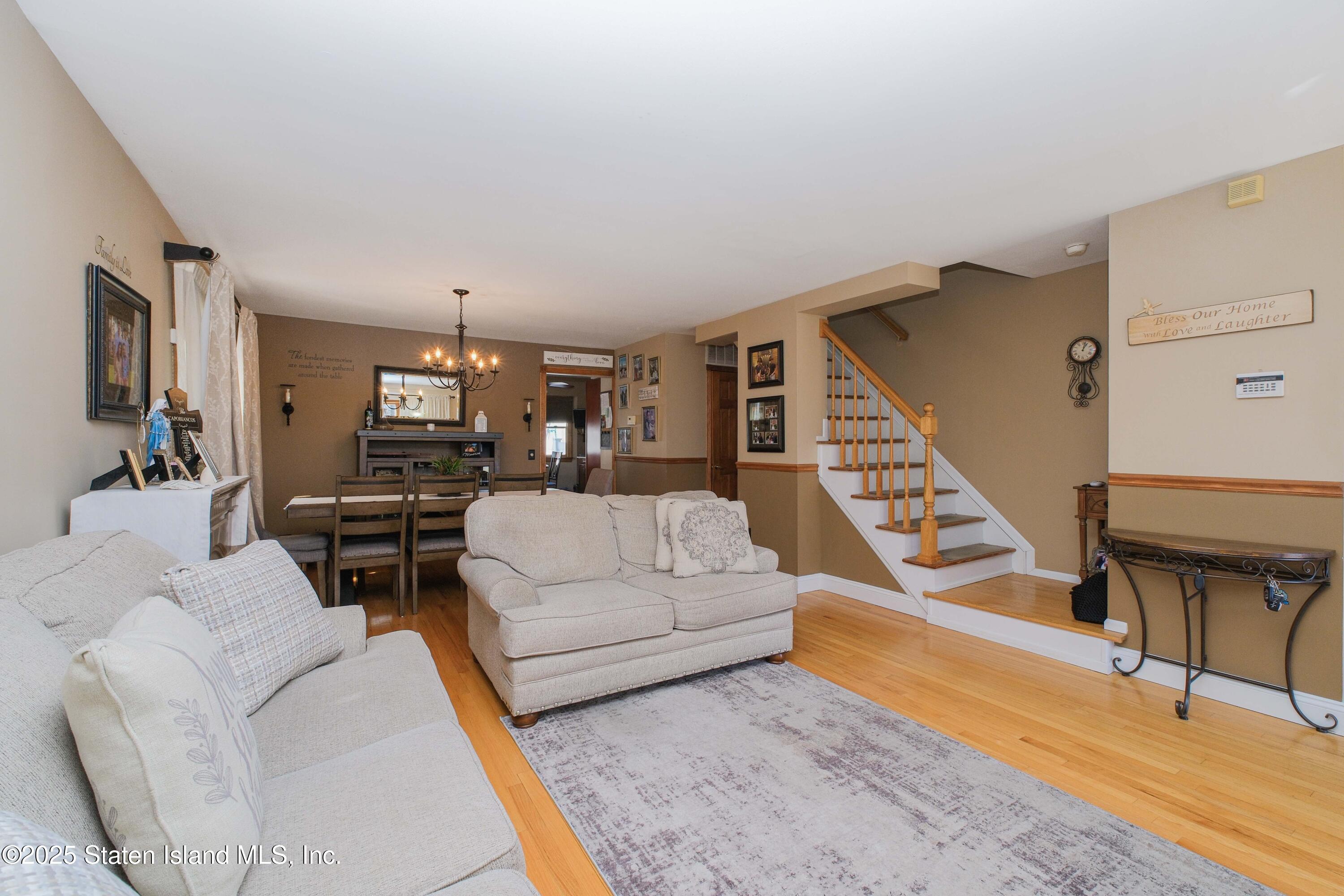 73 Ilyse Court, Staten Island, New York image 13