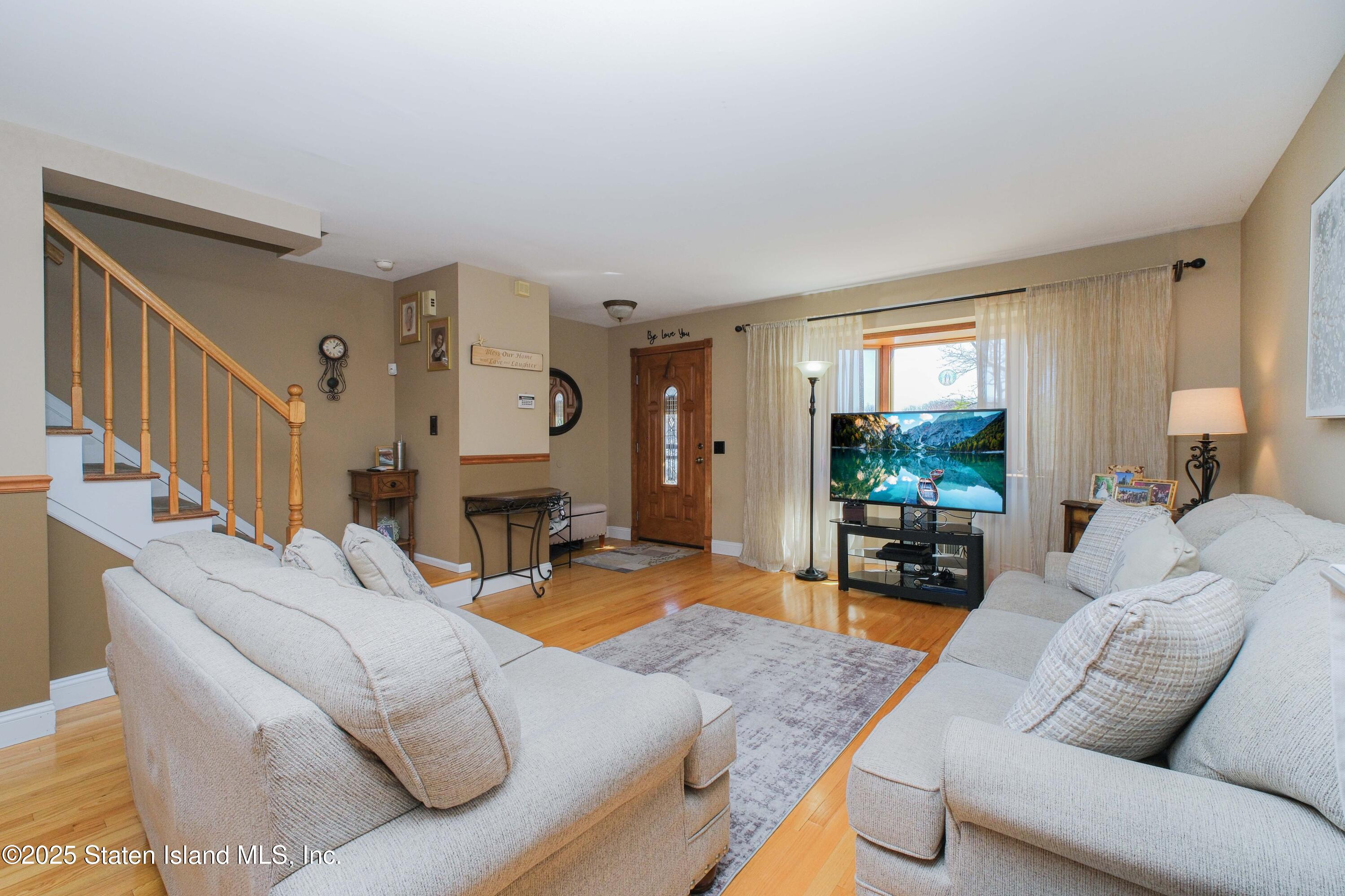 73 Ilyse Court, Staten Island, New York image 10