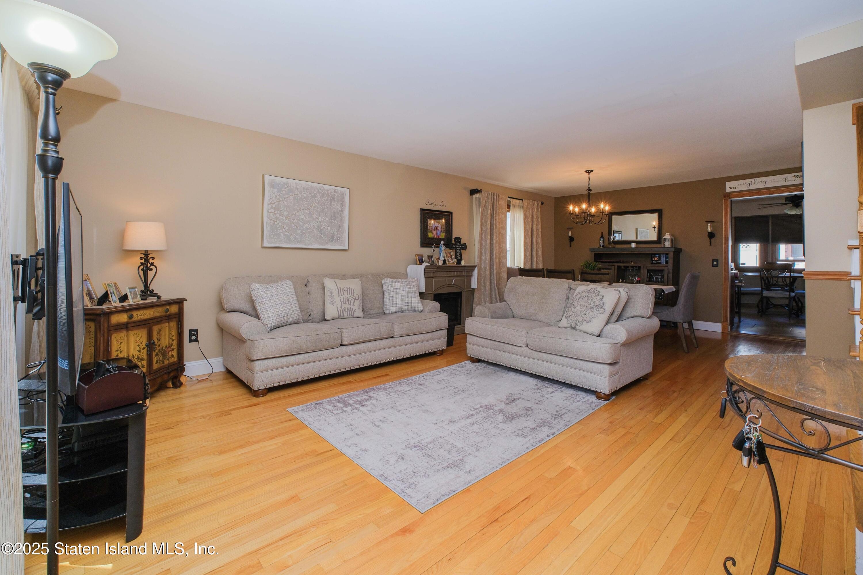 73 Ilyse Court, Staten Island, New York image 12
