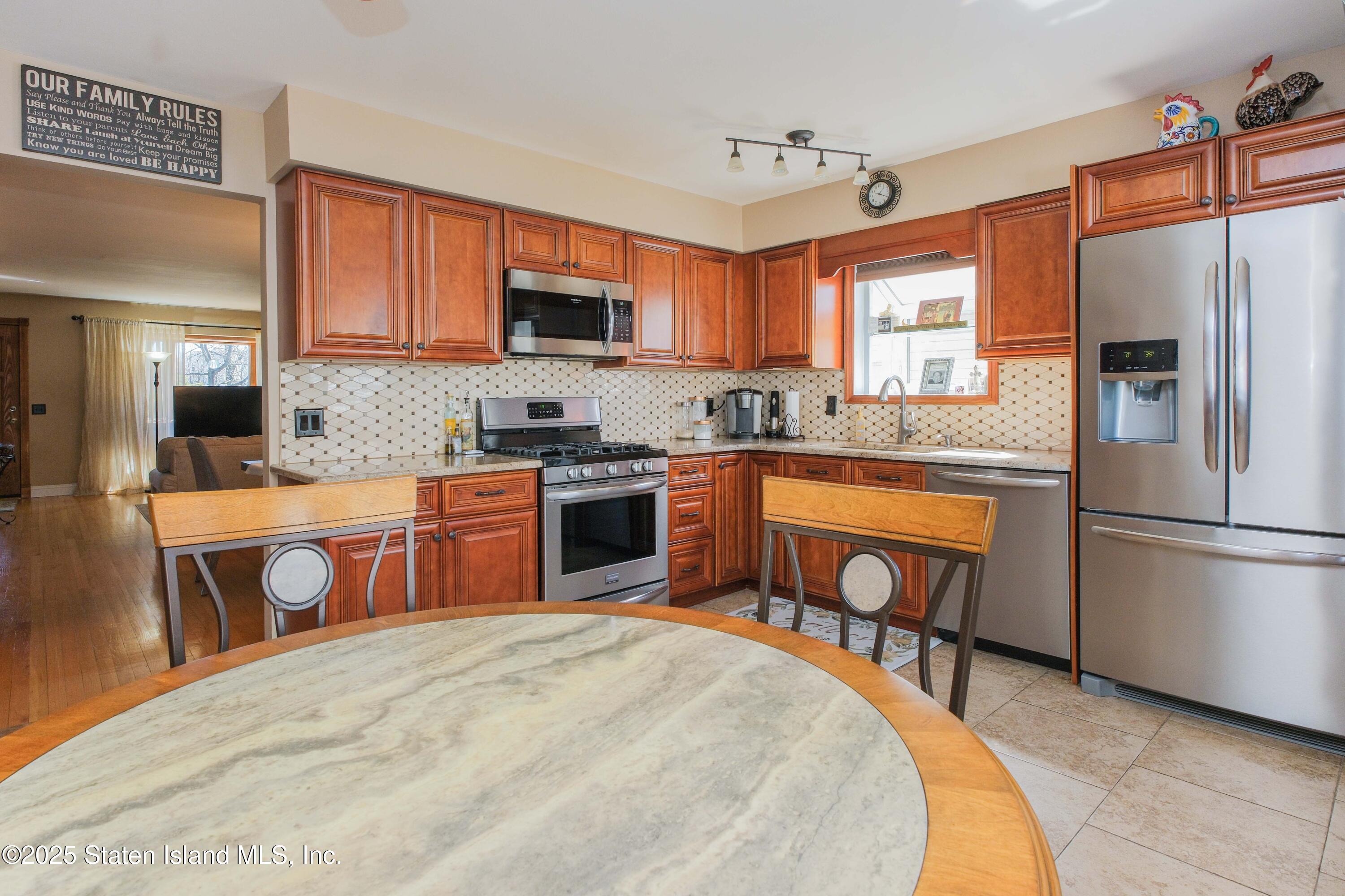 73 Ilyse Court, Staten Island, New York image 17