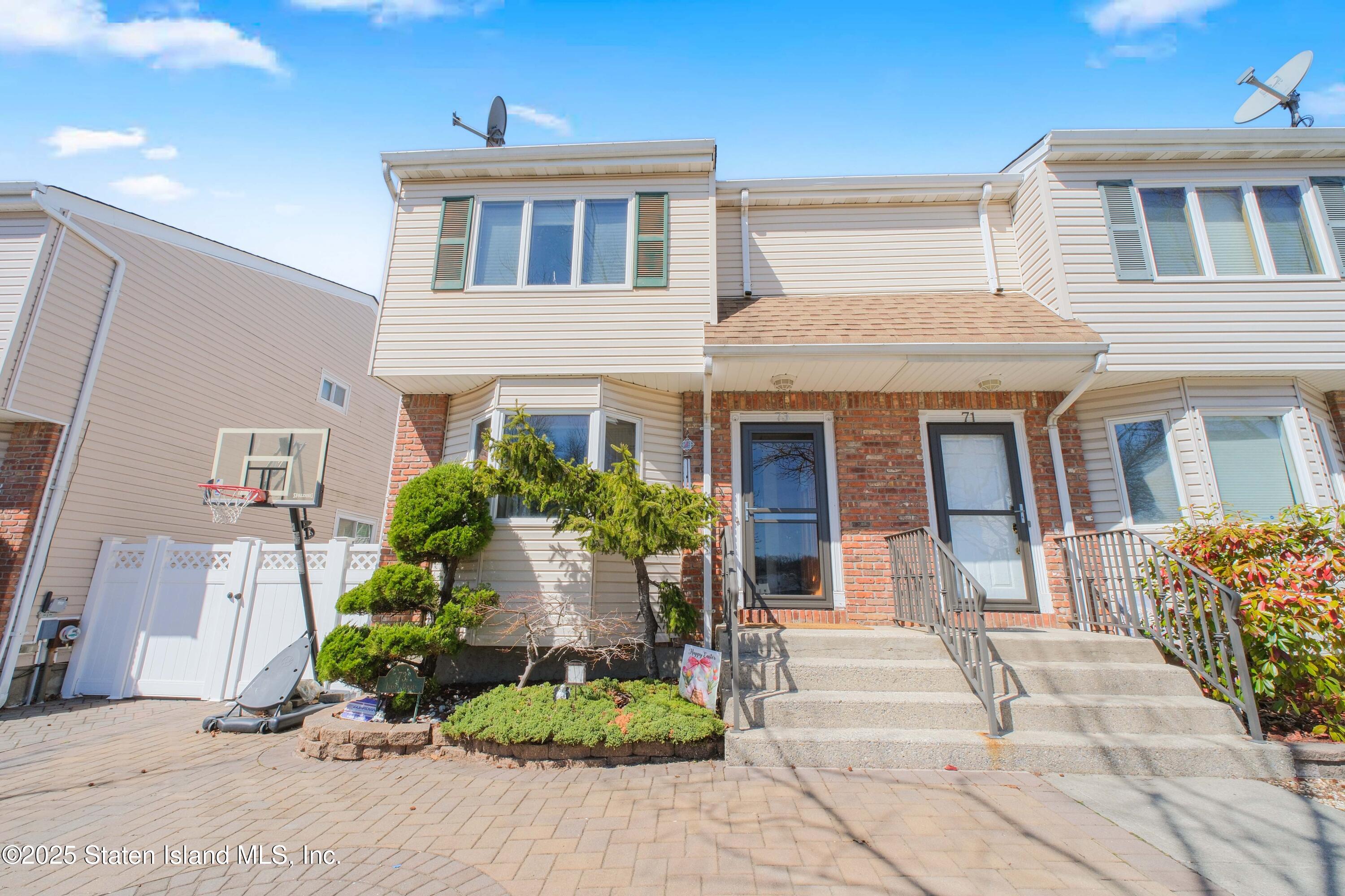 73 Ilyse Court, Staten Island, New York image 1
