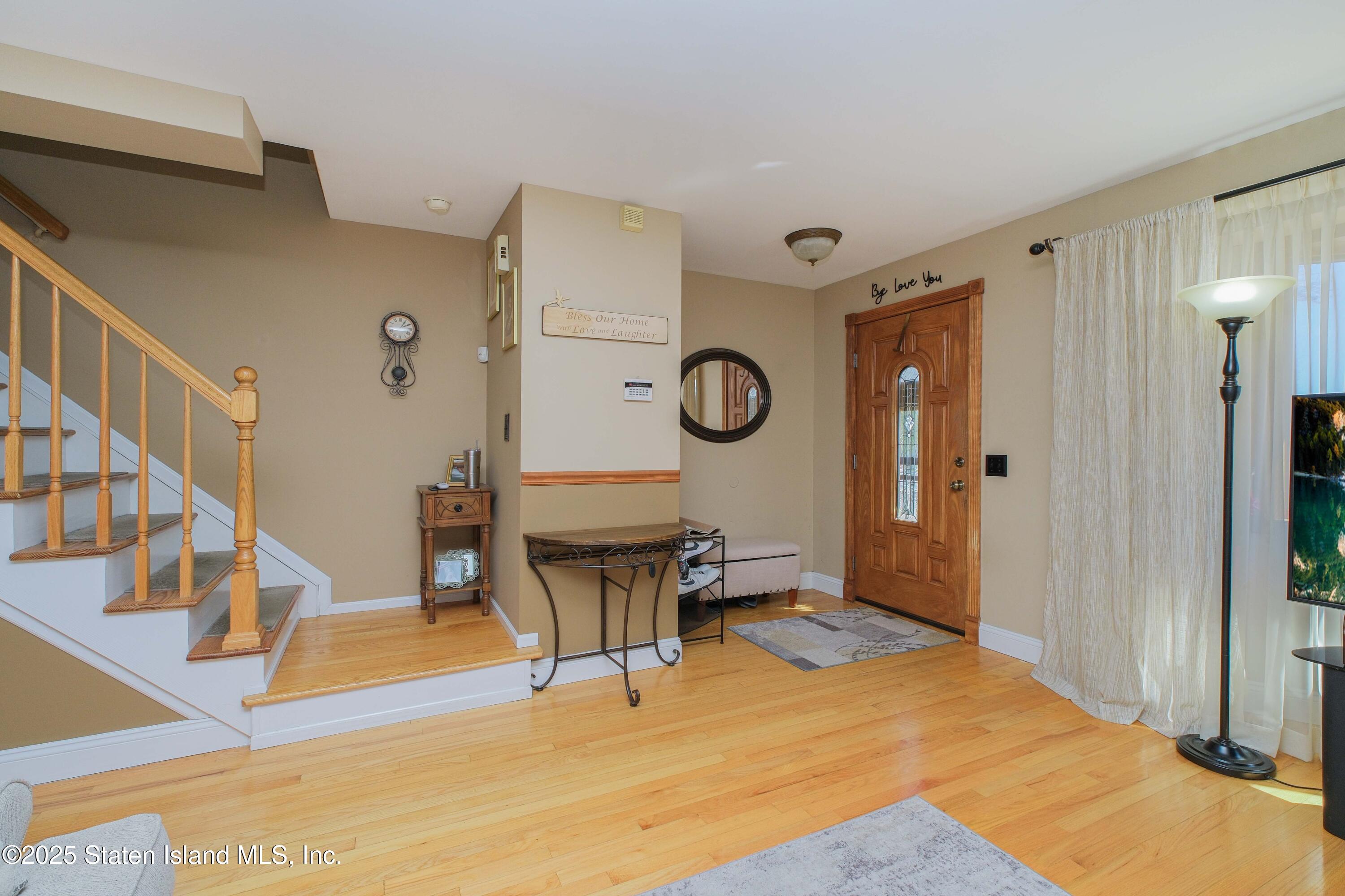 73 Ilyse Court, Staten Island, New York image 11