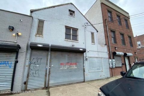 Photo of 10 Cross Street, Staten Island, NY 10304 (MLS # 2600020)