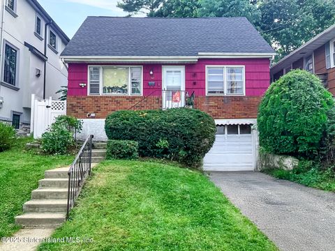 Photo of 78 Sparkill Avenue, Staten Island, NY 10304 (MLS # 2505919)