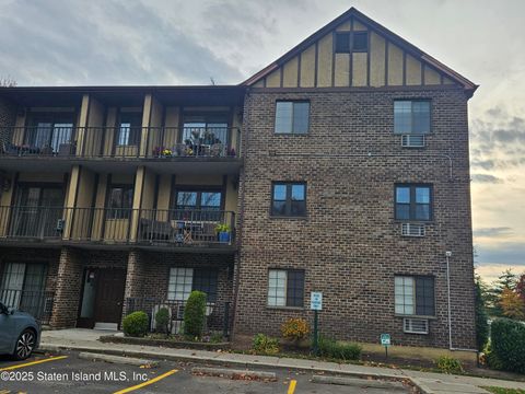 Photo of 50 Donna Court #7, Staten Island, NY 10314 (MLS # 2506546)