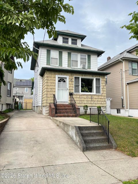 Photo of 19 Rainbow Avenue, Staten Island, NY 10302 (MLS # 2602639)