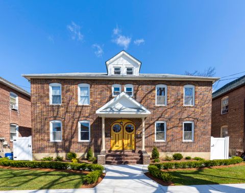 Photo of 187 Bement Court, Staten Island, NY 10310 (MLS # 2400634)