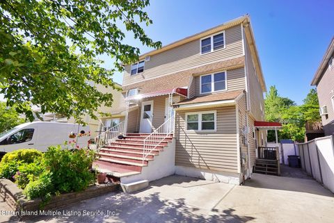 Photo of 169 Ada Drive, Staten Island, NY 10314 (MLS # 1162223)