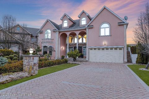 Photo of 90 Giegerich Avenue, Staten Island, NY 10307 (MLS # 2503889)