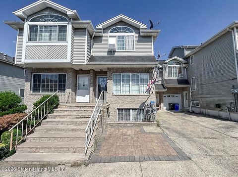 Photo of 23 Latourette Lane, Staten Island, NY 10314 (MLS # 2603797)