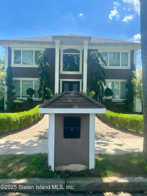 Photo of 66 Pleasant Plains Avenue, Staten Island, NY 10309 (MLS # 2503226)