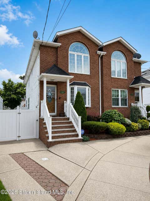 Homes For Sale - 250 Malvine Avenue<br/> Staten Island, NY 10309