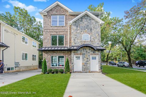 Photo of 670 Arden Avenue, Staten Island, NY 10312 (MLS # 2601338)