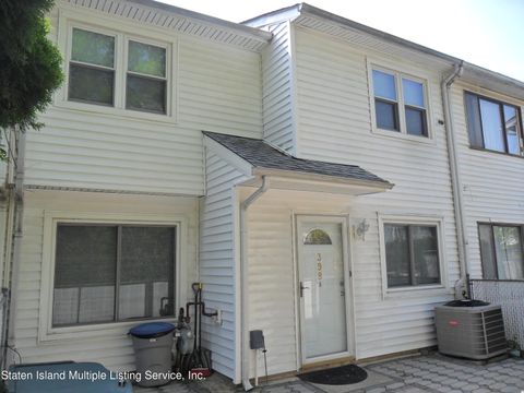 Photo of 398 Weser Avenue #A, Staten Island, NY 10304 (MLS # 1163265)