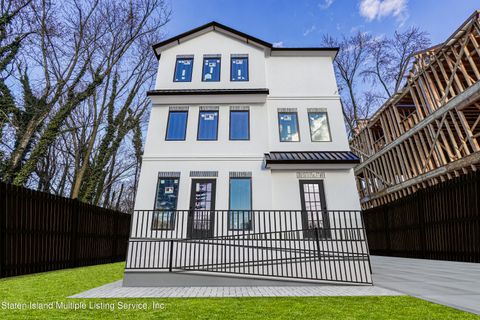 Photo of 23 Aultman Avenue, Staten Island, NY 10306 (MLS # 2401140)