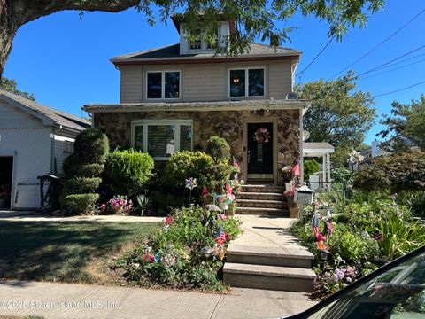 Photo of 241 Burgher Avenue #2, Staten Island, NY 10305 (MLS # 2505071)