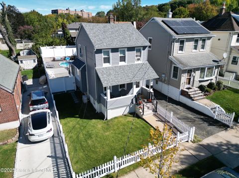 Photo of 35 Melrose Avenue, Staten Island, NY 10301 (MLS # 2506229)