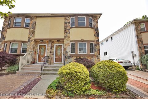 Photo of 117 Carlyle Green, Staten Island, NY 10312 (MLS # 1162159)