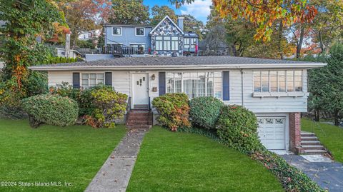 Photo of 113 Longview Road, Staten Island, NY 10304 (MLS # 2405832)