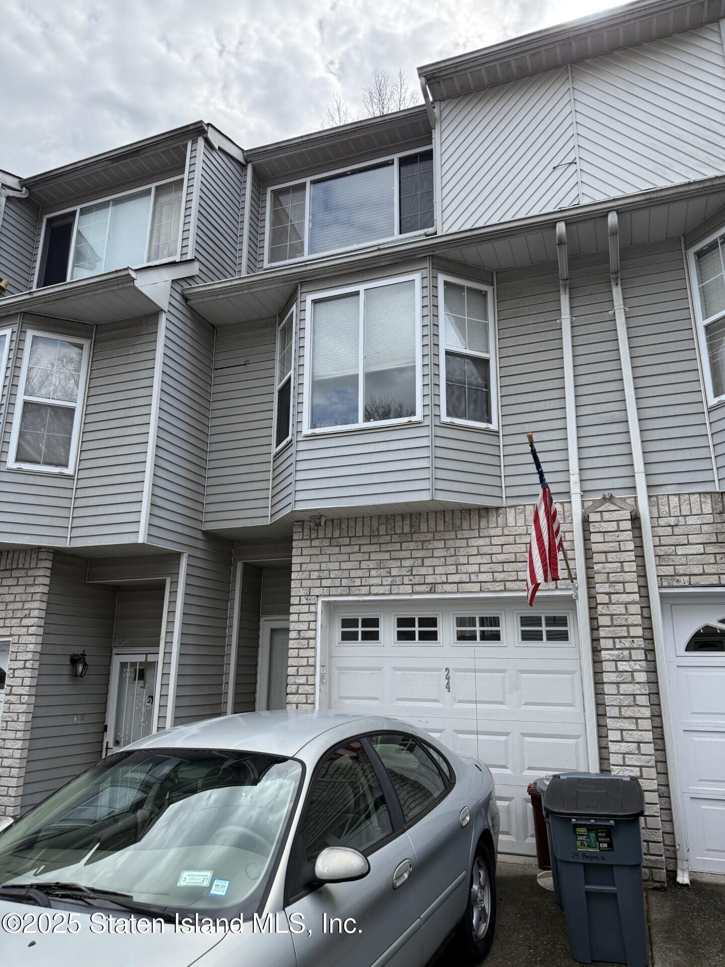 24 Regina Lane, Staten Island, New York image 3