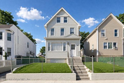 Photo of 80 Van Pelt Avenue, Staten Island, NY 10303 (MLS # 2601688)
