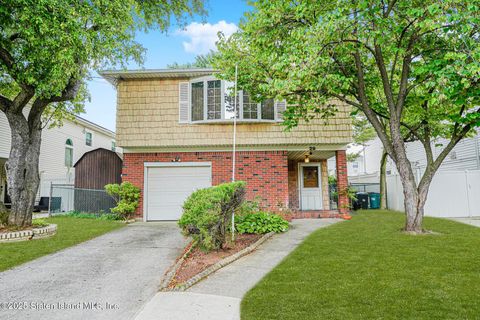 Photo of 29 Carreau Avenue, Staten Island, NY 10314 (MLS # 2503981)