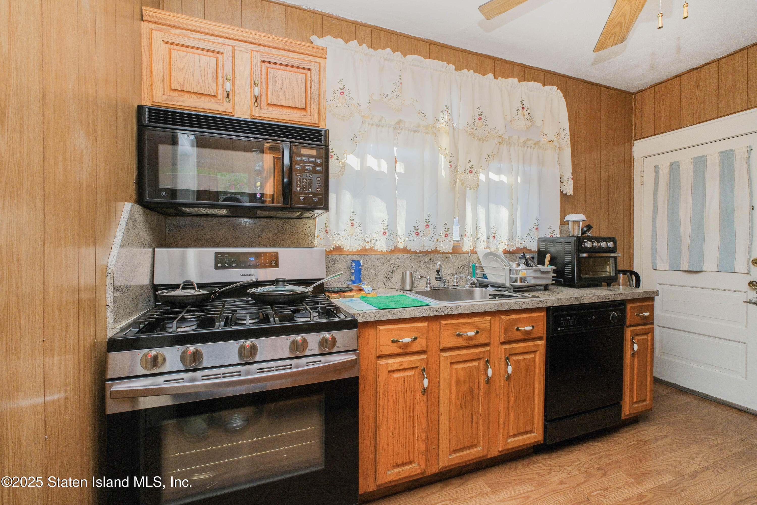 142 Dehart Avenue, Staten Island, New York image 14