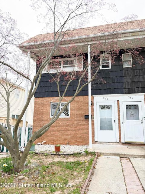 Photo of 299 Bedford Avenue, Staten Island, NY 10306 (MLS # 2601941)