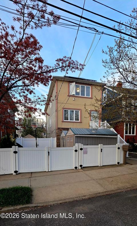 Photo of 35 Ronald Avenue, Staten Island, NY 10303 (MLS # 2601900)