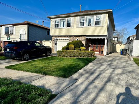 Photo of 99 Bartlett Avenue, Staten Island, NY 10312 (MLS # 2402068)
