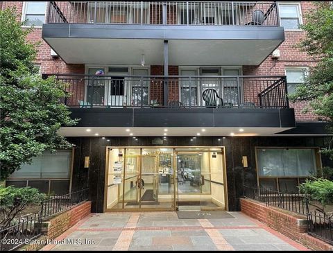 Photo of 770 Ocean Parkway #4p, Brooklyn, NY 11220 (MLS # 2500085)